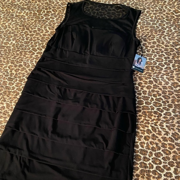 Elegant Black Formal Slimming Sleeveless Dress - Picture 1 of 15
